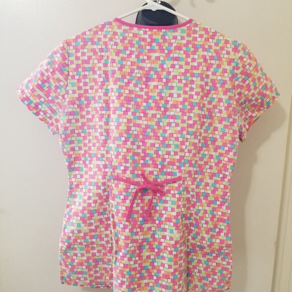 XS Scrub Top Bundle – 5 Tops (White Cross & More) – Size XS - Picture 7 of 11
